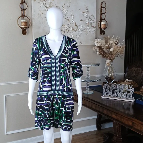 Women's Vibrant Geometric Print V-Neck Dress By BCBGMAXAZRIA. Size S - Picture 11 of 17